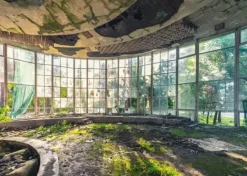 Schmidt : Aurélien Villette - Old Café in Abkhazia (1000)